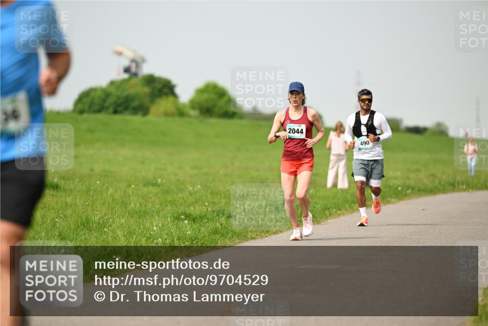 10.05.2026 - 8. Wedeler Halbmarathon Dr. Thomas Lammeyer http://msf.ph/oto/9704529 10.05.2026 11:51:58 Laufen 2044, 490 meine-sportfotos.de