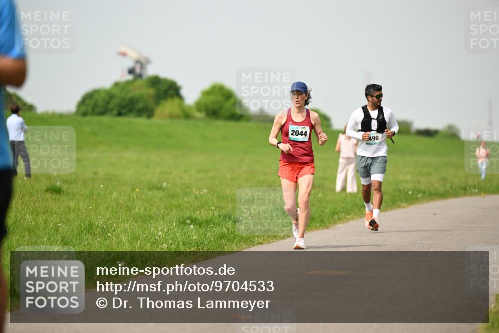10.05.2026 - 8. Wedeler Halbmarathon Dr. Thomas Lammeyer http://msf.ph/oto/9704533 10.05.2026 11:51:58 Laufen 2044, 490 meine-sportfotos.de