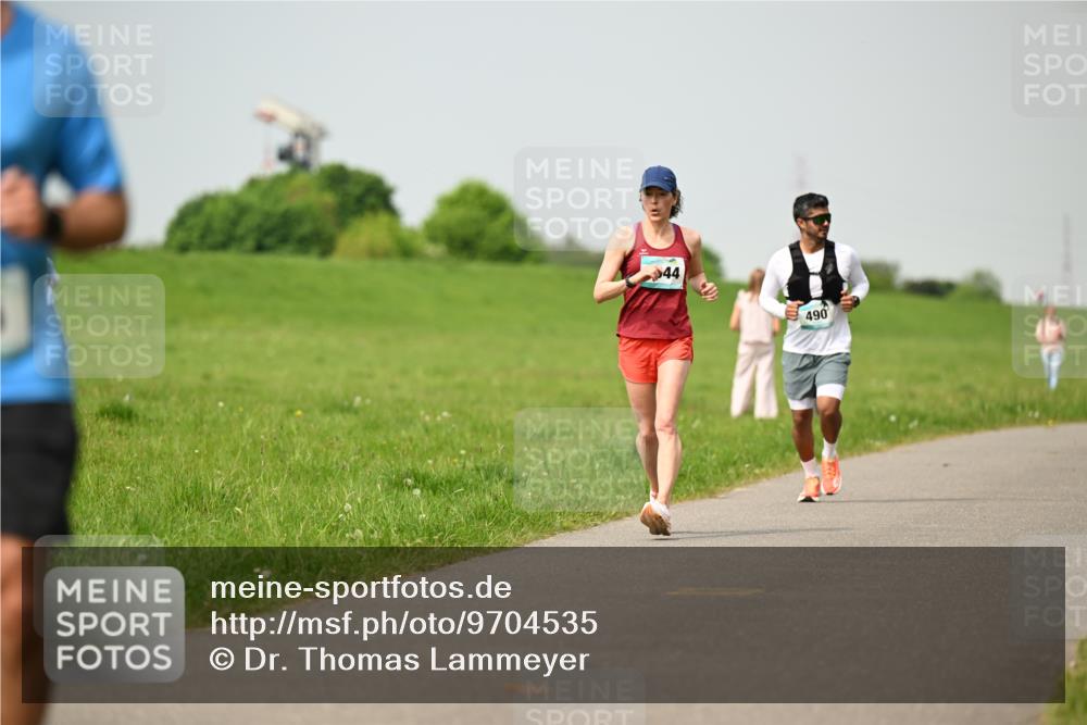 10.05.2026 - 8. Wedeler Halbmarathon Dr. Thomas Lammeyer http://msf.ph/oto/9704535 10.05.2026 11:51:58 Laufen 490 meine-sportfotos.de