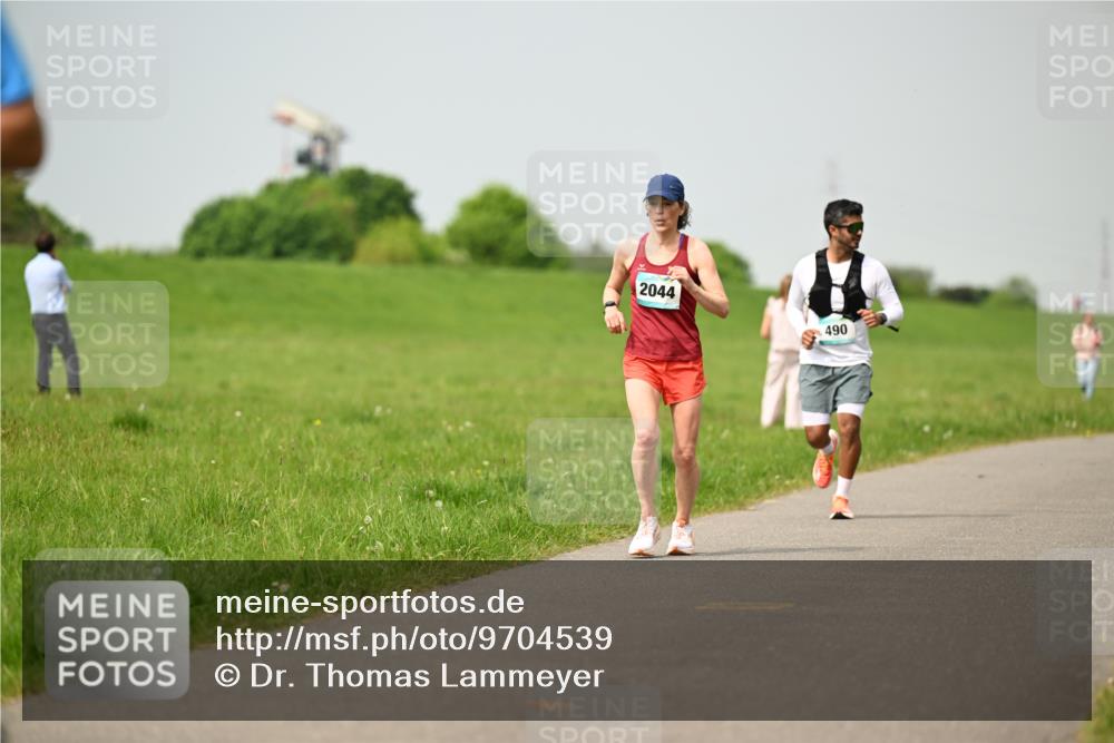 10.05.2026 - 8. Wedeler Halbmarathon Dr. Thomas Lammeyer http://msf.ph/oto/9704539 10.05.2026 11:51:59 Laufen 2044, 490 meine-sportfotos.de