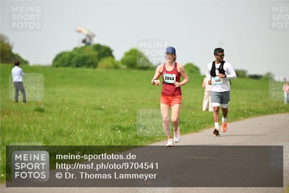 10.05.2026 - 8. Wedeler Halbmarathon Dr. Thomas Lammeyer http://msf.ph/oto/9704541 10.05.2026 11:51:59 Laufen 2044, 490 meine-sportfotos.de