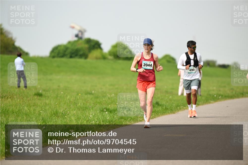 10.05.2026 - 8. Wedeler Halbmarathon Dr. Thomas Lammeyer http://msf.ph/oto/9704545 10.05.2026 11:51:59 Laufen 2044, 490 meine-sportfotos.de