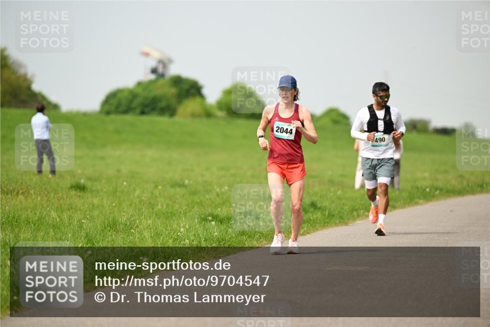 10.05.2026 - 8. Wedeler Halbmarathon Dr. Thomas Lammeyer http://msf.ph/oto/9704547 10.05.2026 11:51:59 Laufen 2044, 490 meine-sportfotos.de