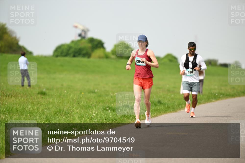 10.05.2026 - 8. Wedeler Halbmarathon Dr. Thomas Lammeyer http://msf.ph/oto/9704549 10.05.2026 11:51:59 Laufen 2044, 490 meine-sportfotos.de