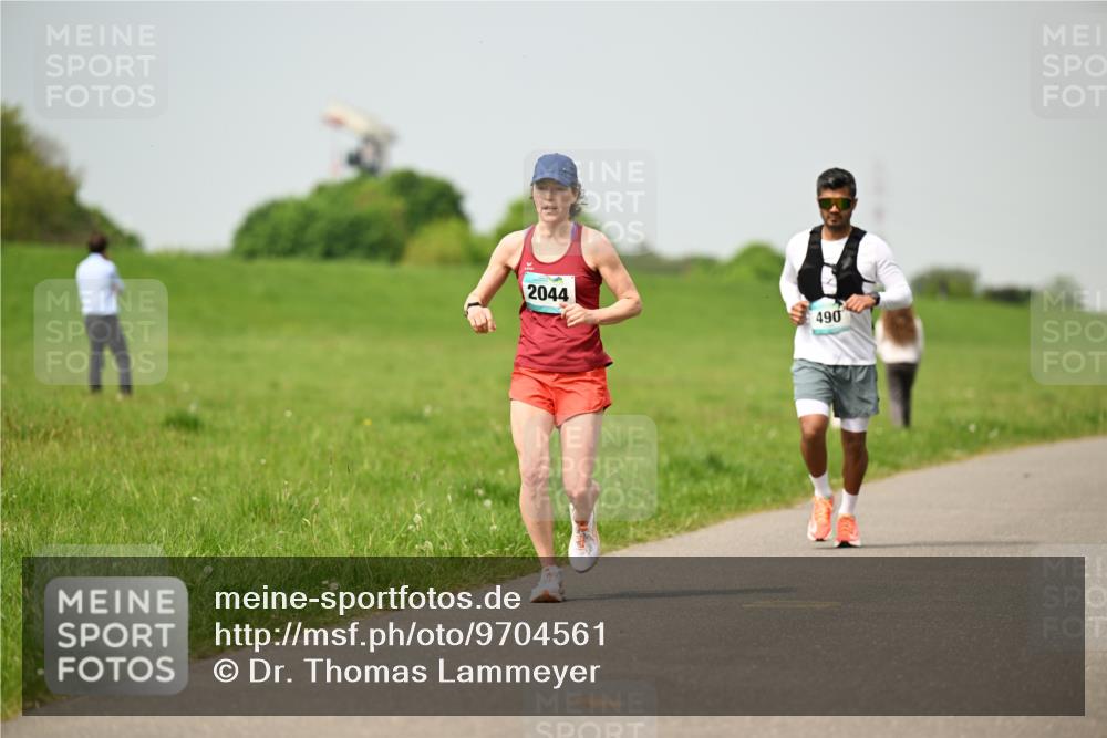 10.05.2026 - 8. Wedeler Halbmarathon Dr. Thomas Lammeyer http://msf.ph/oto/9704561 10.05.2026 11:52:00 Laufen 2044, 490 meine-sportfotos.de