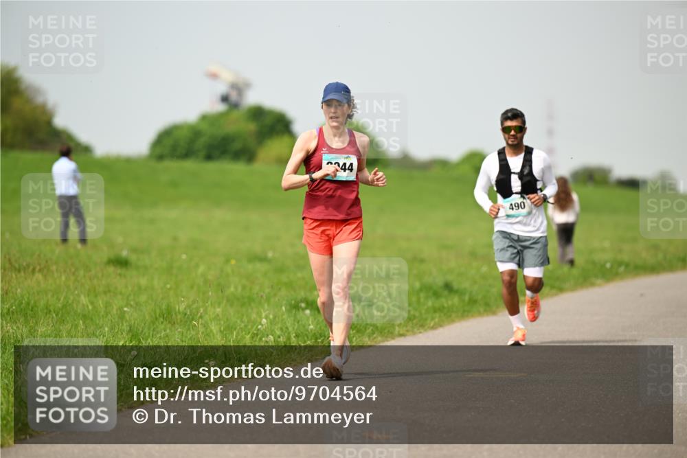 10.05.2026 - 8. Wedeler Halbmarathon Dr. Thomas Lammeyer http://msf.ph/oto/9704564 10.05.2026 11:52:00 Laufen 244, 490 meine-sportfotos.de