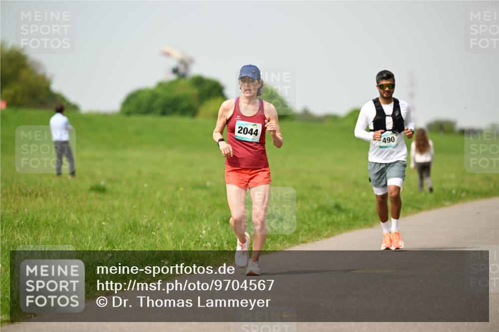 10.05.2026 - 8. Wedeler Halbmarathon Dr. Thomas Lammeyer http://msf.ph/oto/9704567 10.05.2026 11:52:01 Laufen 2044, 490 meine-sportfotos.de