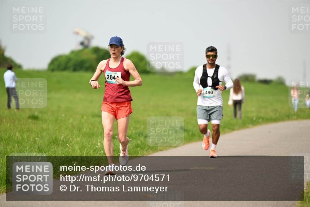 10.05.2026 - 8. Wedeler Halbmarathon Dr. Thomas Lammeyer http://msf.ph/oto/9704571 10.05.2026 11:52:01 Laufen 204, 490 meine-sportfotos.de