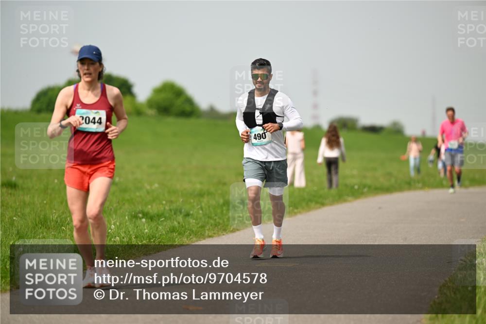 10.05.2026 - 8. Wedeler Halbmarathon Dr. Thomas Lammeyer http://msf.ph/oto/9704578 10.05.2026 11:52:02 Laufen 2044, 490 meine-sportfotos.de