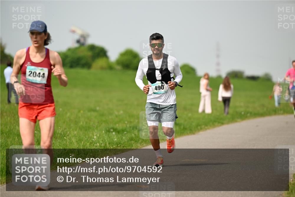 10.05.2026 - 8. Wedeler Halbmarathon Dr. Thomas Lammeyer http://msf.ph/oto/9704592 10.05.2026 11:52:03 Laufen 2044, 490 meine-sportfotos.de