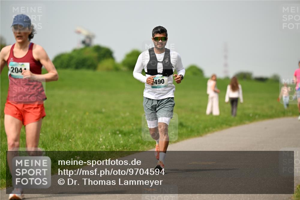 10.05.2026 - 8. Wedeler Halbmarathon Dr. Thomas Lammeyer http://msf.ph/oto/9704594 10.05.2026 11:52:03 Laufen 204, 490 meine-sportfotos.de