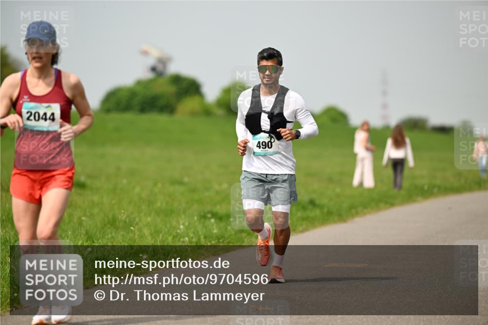 10.05.2026 - 8. Wedeler Halbmarathon Dr. Thomas Lammeyer http://msf.ph/oto/9704596 10.05.2026 11:52:03 Laufen 2044, 490 meine-sportfotos.de