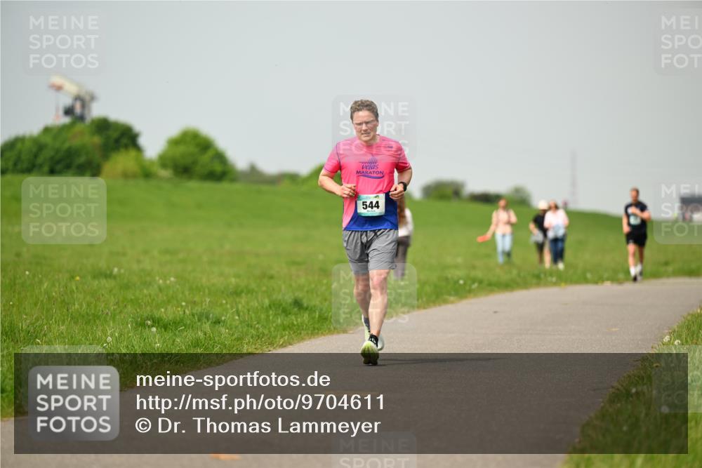 10.05.2026 - 8. Wedeler Halbmarathon Dr. Thomas Lammeyer http://msf.ph/oto/9704611 10.05.2026 11:52:11 Laufen 544 meine-sportfotos.de