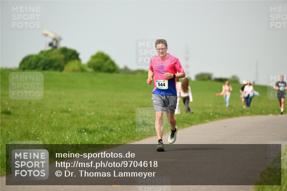 10.05.2026 - 8. Wedeler Halbmarathon Dr. Thomas Lammeyer http://msf.ph/oto/9704618 10.05.2026 11:52:11 Laufen 544 meine-sportfotos.de