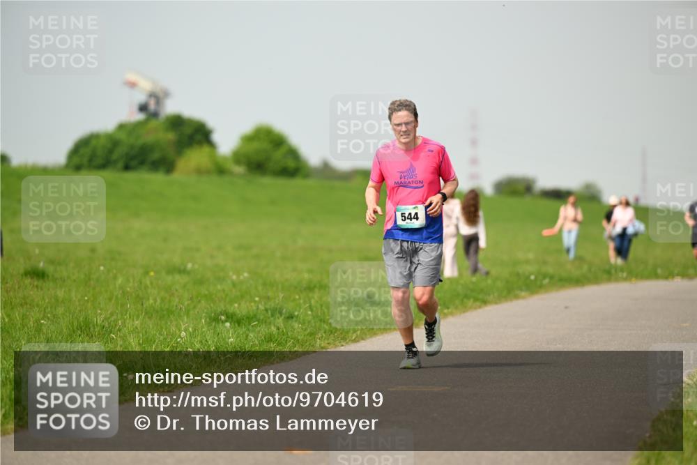 10.05.2026 - 8. Wedeler Halbmarathon Dr. Thomas Lammeyer http://msf.ph/oto/9704619 10.05.2026 11:52:11 Laufen 544 meine-sportfotos.de