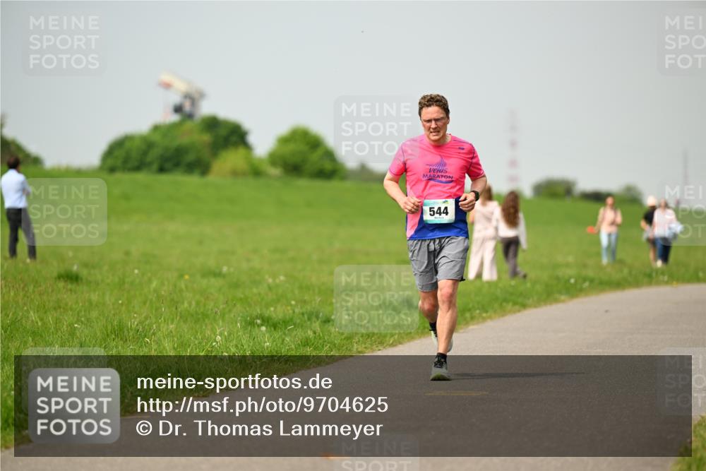 10.05.2026 - 8. Wedeler Halbmarathon Dr. Thomas Lammeyer http://msf.ph/oto/9704625 10.05.2026 11:52:12 Laufen 544 meine-sportfotos.de