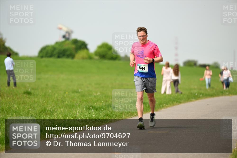 10.05.2026 - 8. Wedeler Halbmarathon Dr. Thomas Lammeyer http://msf.ph/oto/9704627 10.05.2026 11:52:12 Laufen 544 meine-sportfotos.de