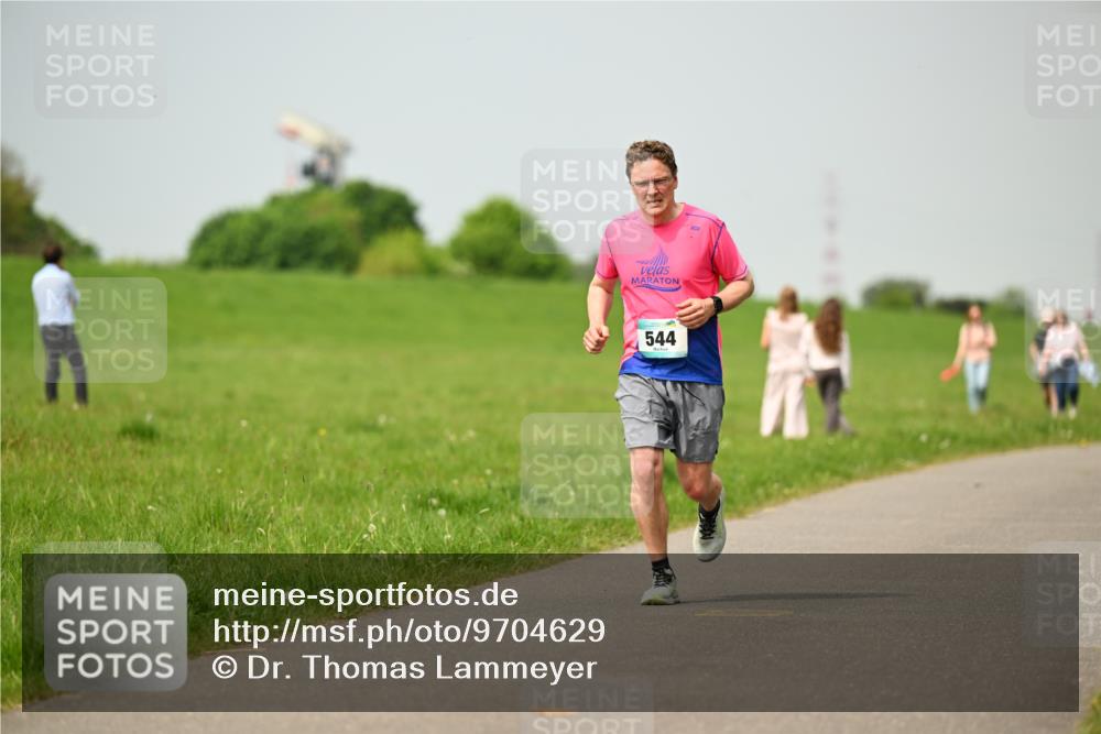 10.05.2026 - 8. Wedeler Halbmarathon Dr. Thomas Lammeyer http://msf.ph/oto/9704629 10.05.2026 11:52:12 Laufen 544 meine-sportfotos.de