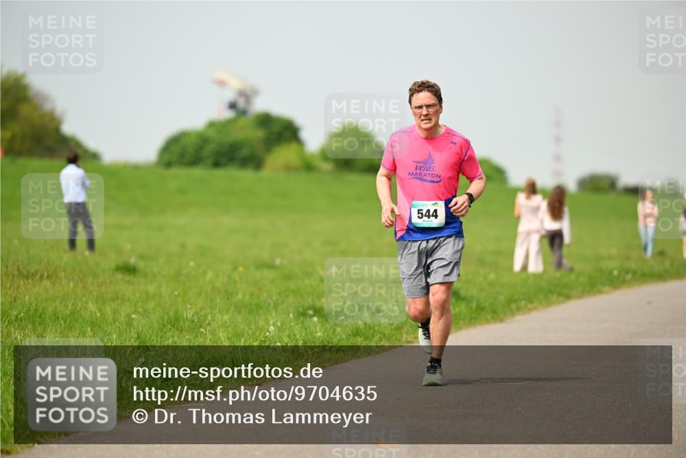 10.05.2026 - 8. Wedeler Halbmarathon Dr. Thomas Lammeyer http://msf.ph/oto/9704635 10.05.2026 11:52:12 Laufen 544 meine-sportfotos.de