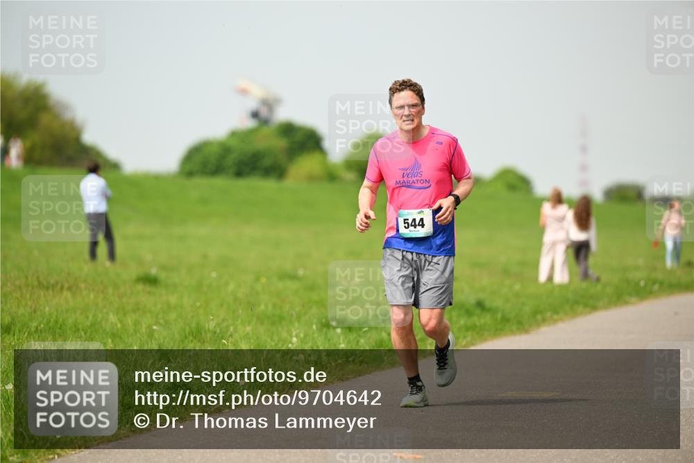10.05.2026 - 8. Wedeler Halbmarathon Dr. Thomas Lammeyer http://msf.ph/oto/9704642 10.05.2026 11:52:13 Laufen 544 meine-sportfotos.de