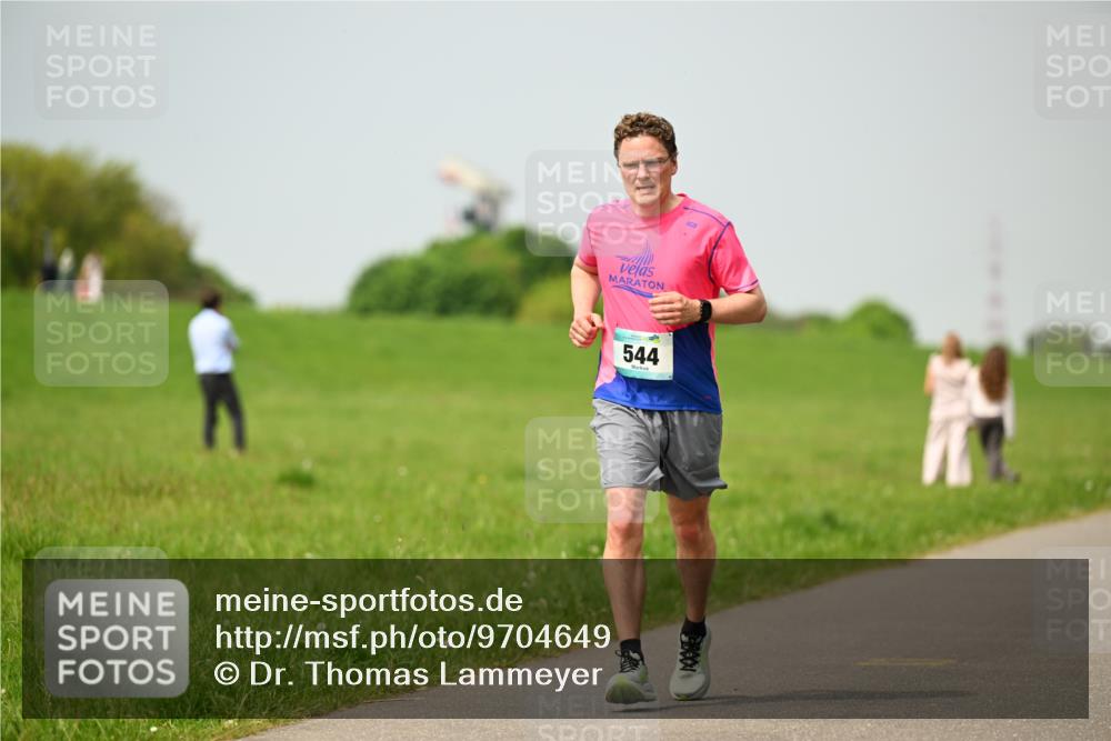 10.05.2026 - 8. Wedeler Halbmarathon Dr. Thomas Lammeyer http://msf.ph/oto/9704649 10.05.2026 11:52:13 Laufen 544 meine-sportfotos.de