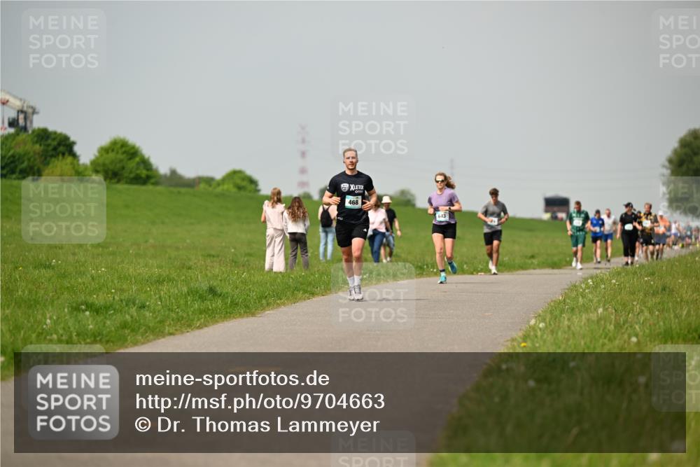 10.05.2026 - 8. Wedeler Halbmarathon Dr. Thomas Lammeyer http://msf.ph/oto/9704663 10.05.2026 11:52:25 Laufen 468, 643 meine-sportfotos.de