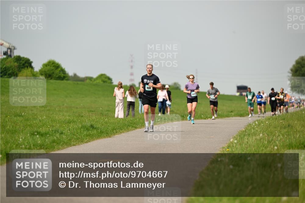 10.05.2026 - 8. Wedeler Halbmarathon Dr. Thomas Lammeyer http://msf.ph/oto/9704667 10.05.2026 11:52:25 Laufen 468, 643 meine-sportfotos.de