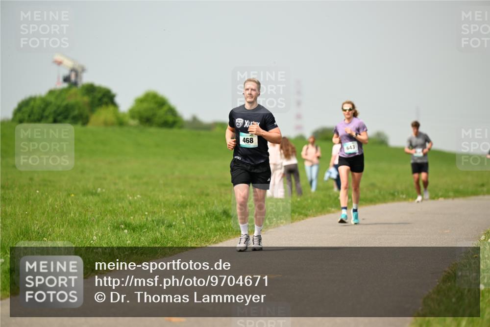 10.05.2026 - 8. Wedeler Halbmarathon Dr. Thomas Lammeyer http://msf.ph/oto/9704671 10.05.2026 11:52:29 Laufen 468, 643 meine-sportfotos.de