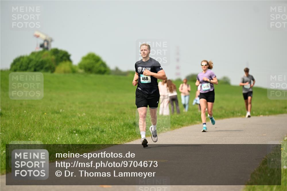 10.05.2026 - 8. Wedeler Halbmarathon Dr. Thomas Lammeyer http://msf.ph/oto/9704673 10.05.2026 11:52:29 Laufen 468, 6435 meine-sportfotos.de