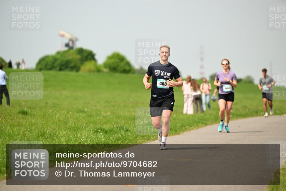 10.05.2026 - 8. Wedeler Halbmarathon Dr. Thomas Lammeyer http://msf.ph/oto/9704682 10.05.2026 11:52:30 Laufen 468, 643 meine-sportfotos.de