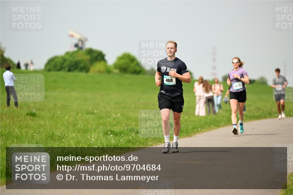 10.05.2026 - 8. Wedeler Halbmarathon Dr. Thomas Lammeyer http://msf.ph/oto/9704684 10.05.2026 11:52:30 Laufen 468, 643 meine-sportfotos.de