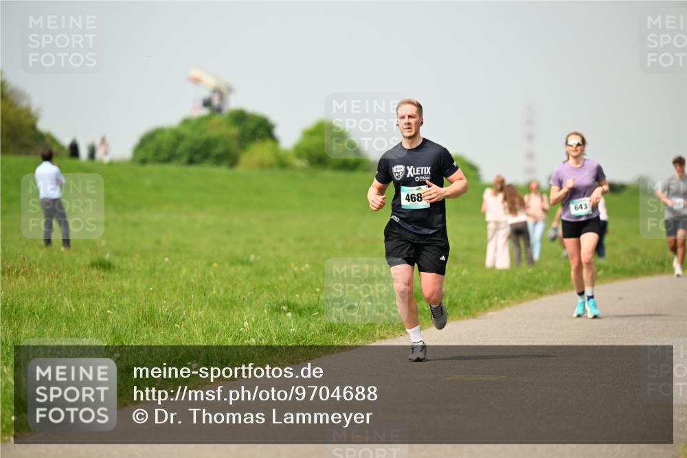 10.05.2026 - 8. Wedeler Halbmarathon Dr. Thomas Lammeyer http://msf.ph/oto/9704688 10.05.2026 11:52:30 Laufen 468, 643 meine-sportfotos.de