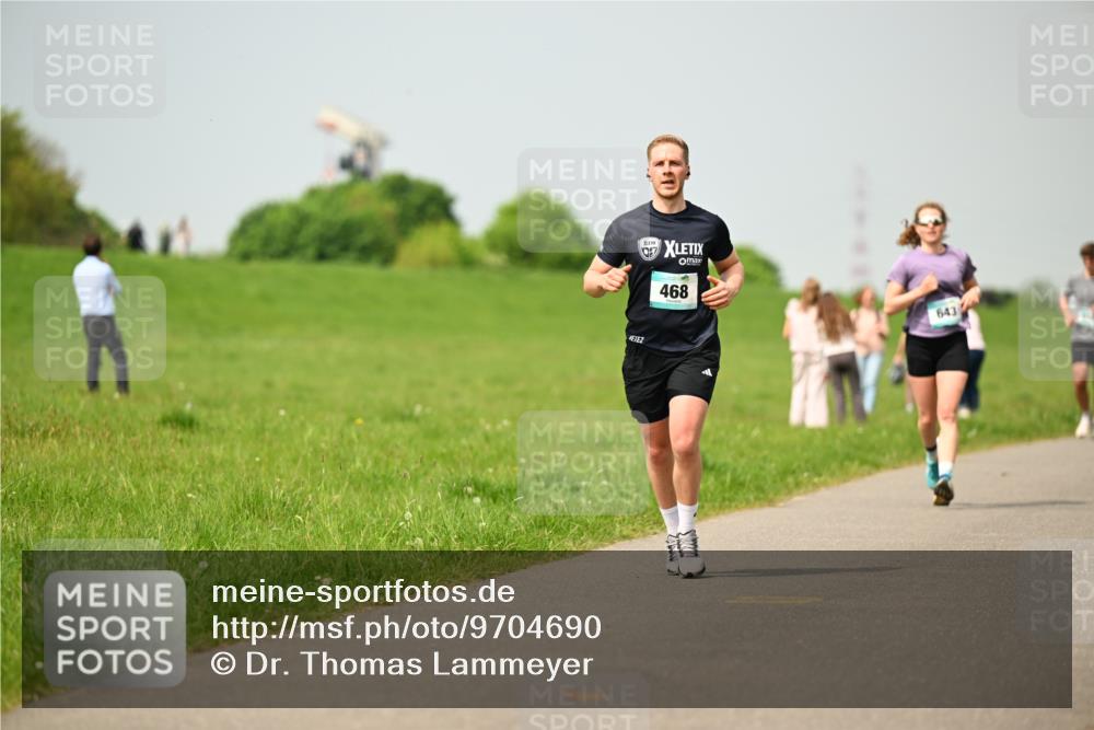 10.05.2026 - 8. Wedeler Halbmarathon Dr. Thomas Lammeyer http://msf.ph/oto/9704690 10.05.2026 11:52:30 Laufen 468, 643 meine-sportfotos.de