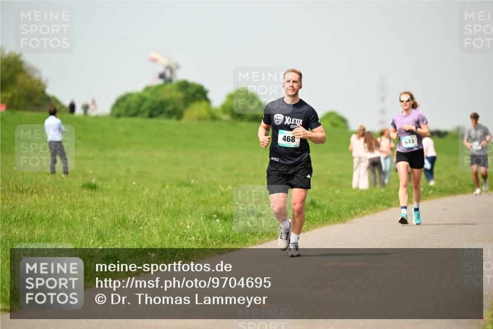 10.05.2026 - 8. Wedeler Halbmarathon Dr. Thomas Lammeyer http://msf.ph/oto/9704695 10.05.2026 11:52:30 Laufen 057, 468, 643 meine-sportfotos.de