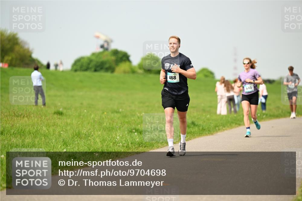 10.05.2026 - 8. Wedeler Halbmarathon Dr. Thomas Lammeyer http://msf.ph/oto/9704698 10.05.2026 11:52:31 Laufen 468, 643 meine-sportfotos.de