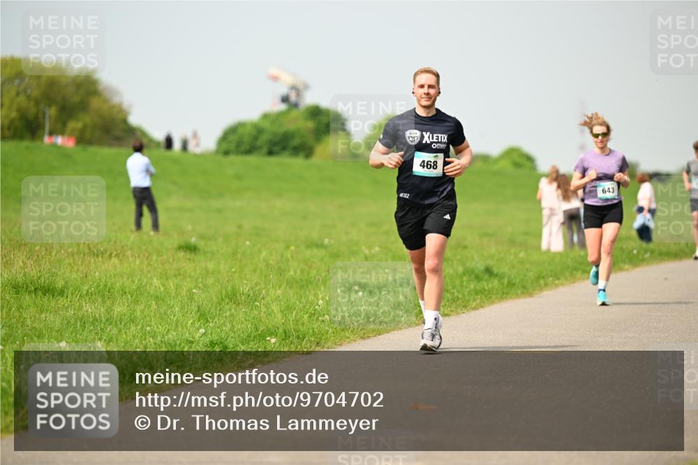 10.05.2026 - 8. Wedeler Halbmarathon Dr. Thomas Lammeyer http://msf.ph/oto/9704702 10.05.2026 11:52:31 Laufen 057, 468, 643 meine-sportfotos.de