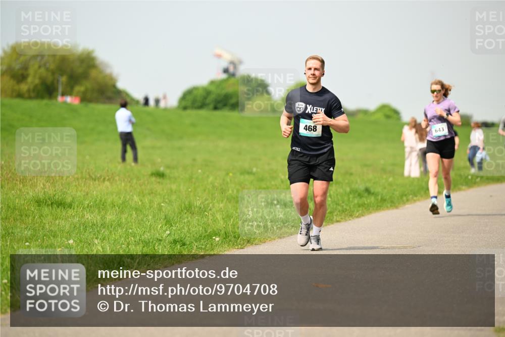 10.05.2026 - 8. Wedeler Halbmarathon Dr. Thomas Lammeyer http://msf.ph/oto/9704708 10.05.2026 11:52:31 Laufen 468, 643 meine-sportfotos.de