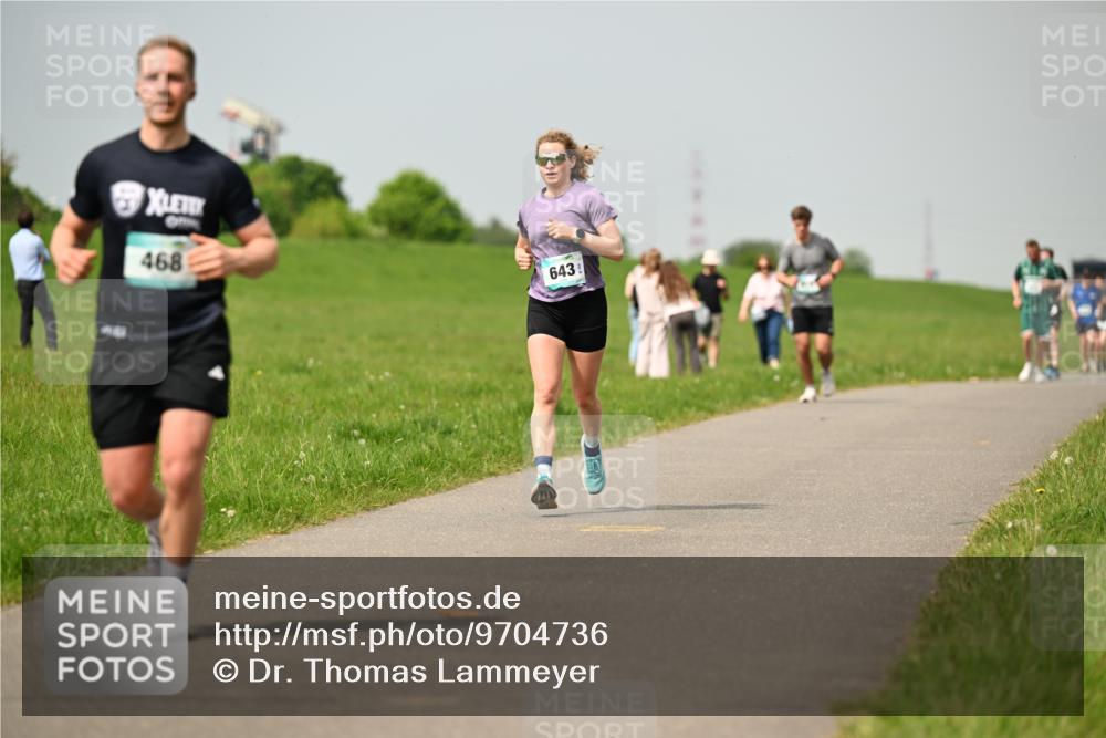 10.05.2026 - 8. Wedeler Halbmarathon Dr. Thomas Lammeyer http://msf.ph/oto/9704736 10.05.2026 11:52:34 Laufen 468, 643 meine-sportfotos.de