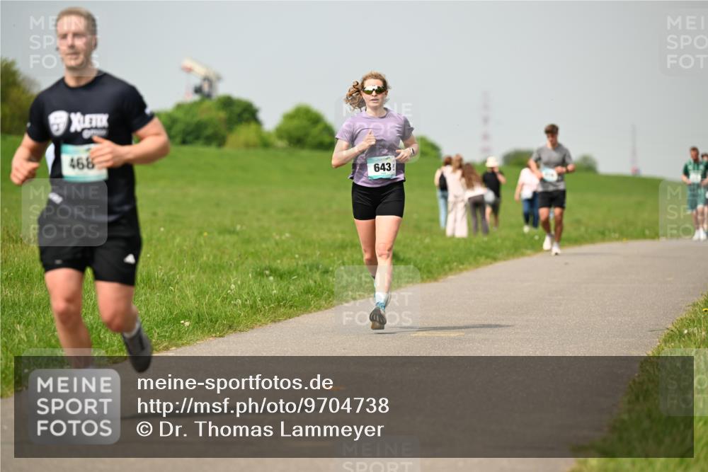 10.05.2026 - 8. Wedeler Halbmarathon Dr. Thomas Lammeyer http://msf.ph/oto/9704738 10.05.2026 11:52:34 Laufen 468, 643 meine-sportfotos.de