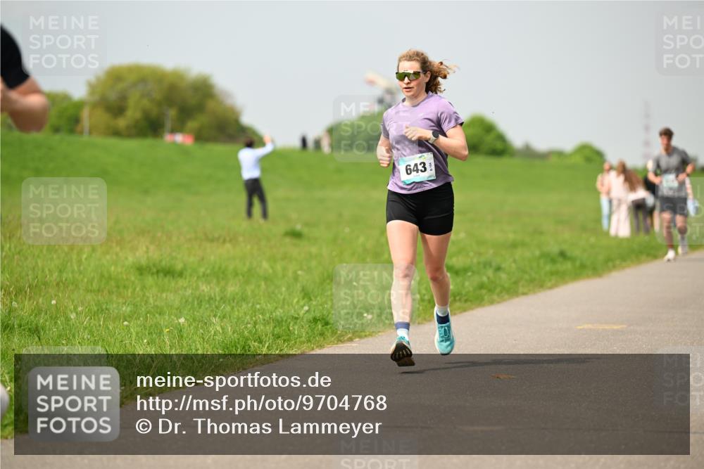 10.05.2026 - 8. Wedeler Halbmarathon Dr. Thomas Lammeyer http://msf.ph/oto/9704768 10.05.2026 11:52:36 Laufen 643 meine-sportfotos.de