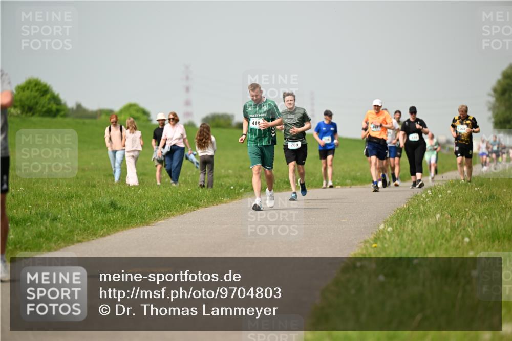 10.05.2026 - 8. Wedeler Halbmarathon Dr. Thomas Lammeyer http://msf.ph/oto/9704803 10.05.2026 11:52:44 Laufen 419, 269 meine-sportfotos.de