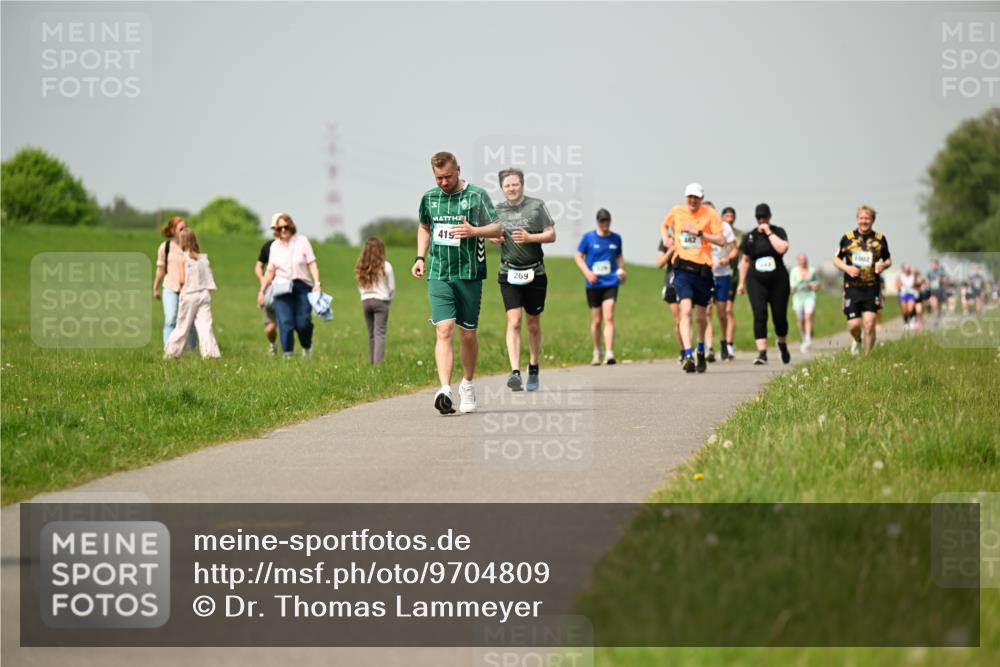 10.05.2026 - 8. Wedeler Halbmarathon Dr. Thomas Lammeyer http://msf.ph/oto/9704809 10.05.2026 11:52:45 Laufen 415, 269 meine-sportfotos.de