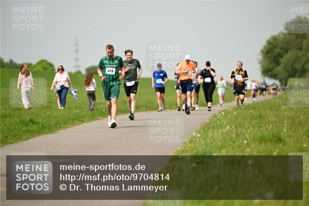 10.05.2026 - 8. Wedeler Halbmarathon Dr. Thomas Lammeyer http://msf.ph/oto/9704814 10.05.2026 11:52:45 Laufen 419, 269 meine-sportfotos.de