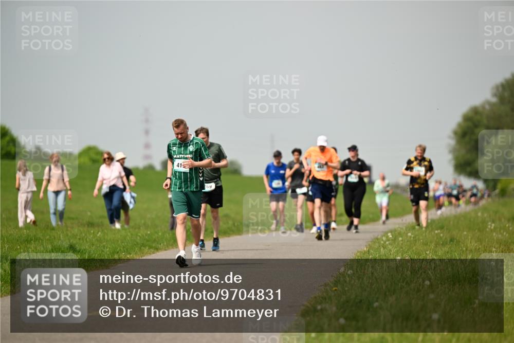 10.05.2026 - 8. Wedeler Halbmarathon Dr. Thomas Lammeyer http://msf.ph/oto/9704831 10.05.2026 11:52:46 Laufen 415 meine-sportfotos.de