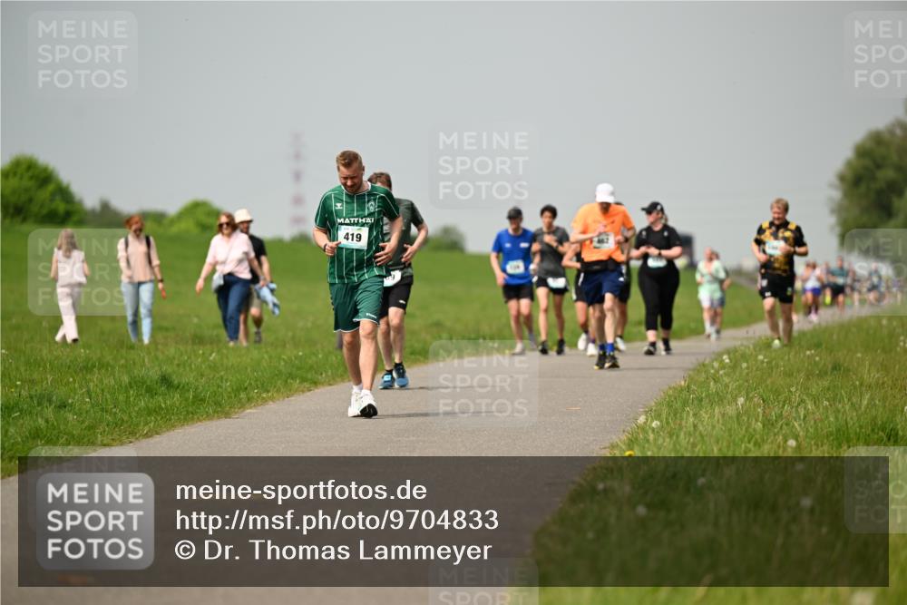 10.05.2026 - 8. Wedeler Halbmarathon Dr. Thomas Lammeyer http://msf.ph/oto/9704833 10.05.2026 11:52:46 Laufen 419 meine-sportfotos.de