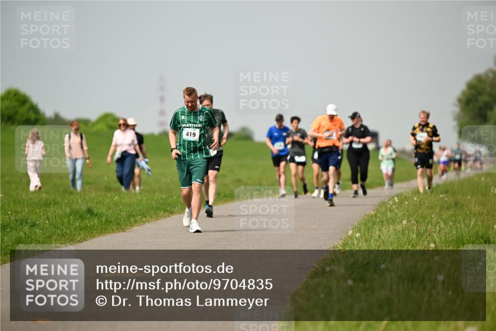 10.05.2026 - 8. Wedeler Halbmarathon Dr. Thomas Lammeyer http://msf.ph/oto/9704835 10.05.2026 11:52:47 Laufen 419 meine-sportfotos.de