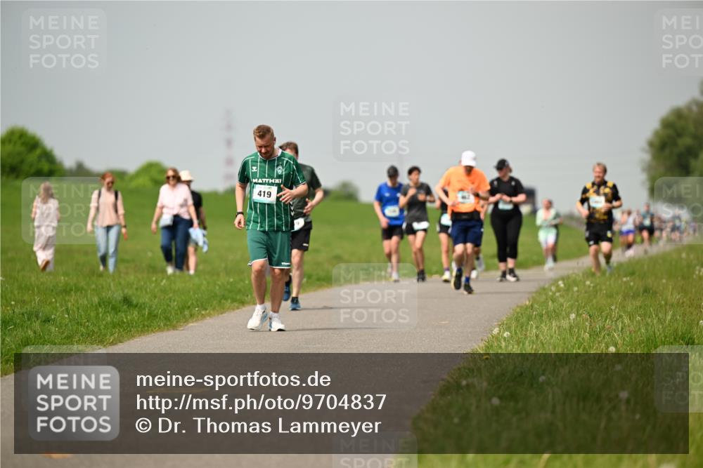 10.05.2026 - 8. Wedeler Halbmarathon Dr. Thomas Lammeyer http://msf.ph/oto/9704837 10.05.2026 11:52:47 Laufen 419 meine-sportfotos.de