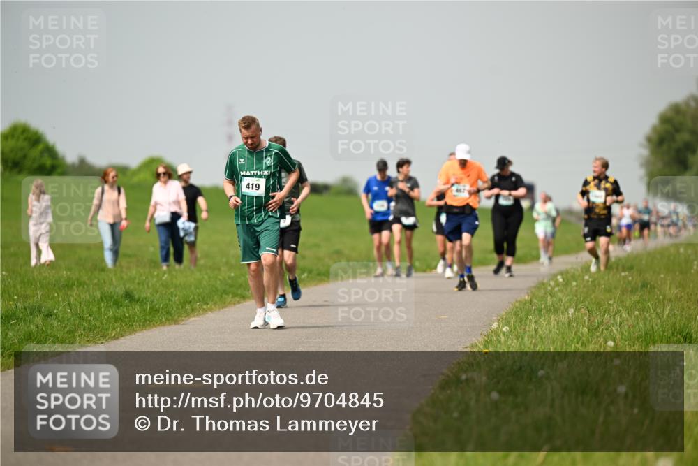 10.05.2026 - 8. Wedeler Halbmarathon Dr. Thomas Lammeyer http://msf.ph/oto/9704845 10.05.2026 11:52:47 Laufen 419 meine-sportfotos.de