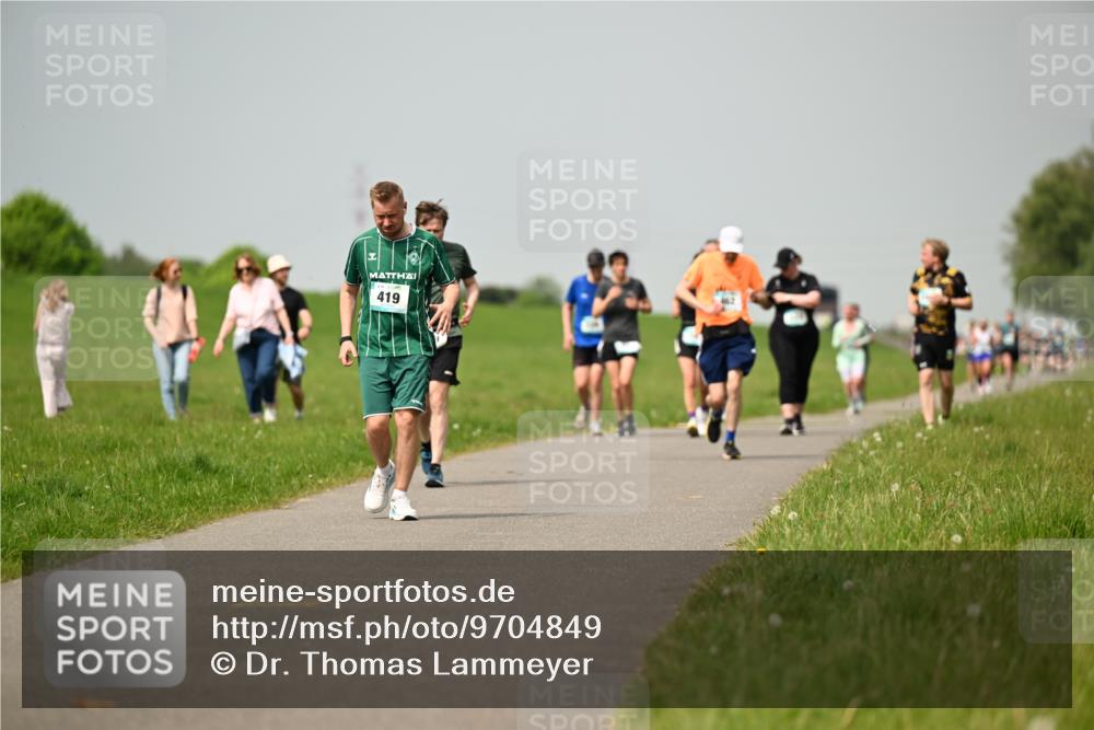 10.05.2026 - 8. Wedeler Halbmarathon Dr. Thomas Lammeyer http://msf.ph/oto/9704849 10.05.2026 11:52:47 Laufen 419 meine-sportfotos.de