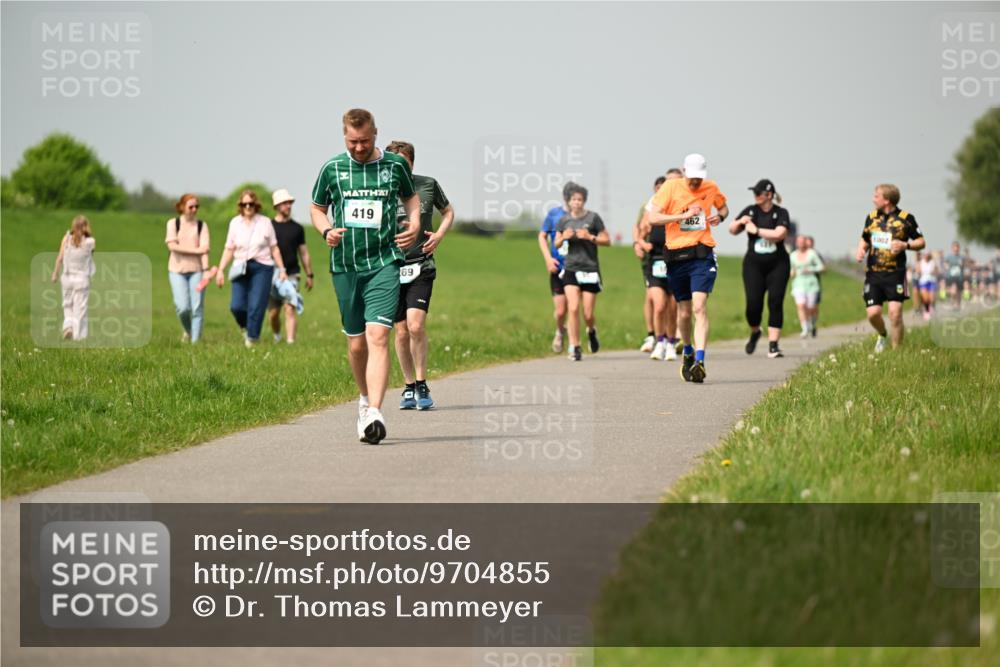 10.05.2026 - 8. Wedeler Halbmarathon Dr. Thomas Lammeyer http://msf.ph/oto/9704855 10.05.2026 11:52:48 Laufen 419, 1002 meine-sportfotos.de